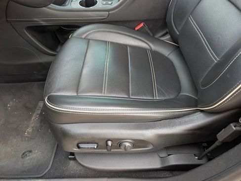 Used 2021 GMC Acadia Denali w/ Denali Technology Package image 12