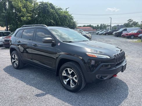 Used 2015 Jeep Cherokee Trailhawk AWD/4WD image 8