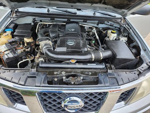 Used 2011 Nissan Frontier SV image 20