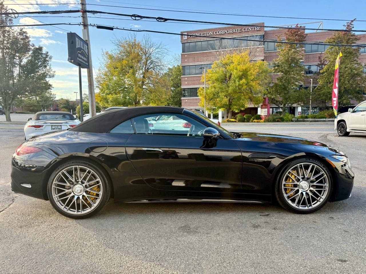 Used 2022 Mercedes-Benz SL 63 AMG 4MATIC w/ Driver Assistance Package image 6