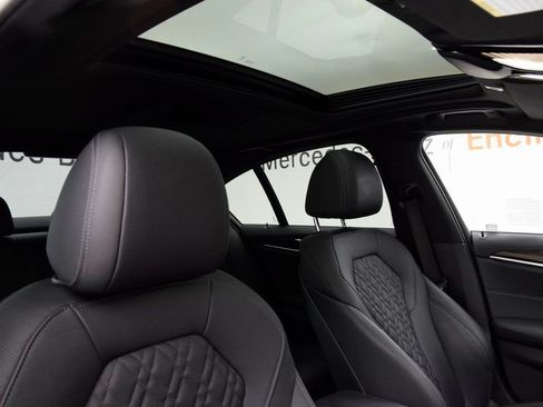 Used 2023 BMW 530i w/ Convenience Package image 18