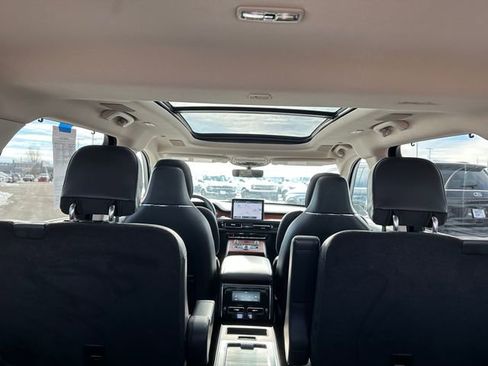 Used 2020 Lincoln Aviator Reserve w/ Equipment Group 202A image 14