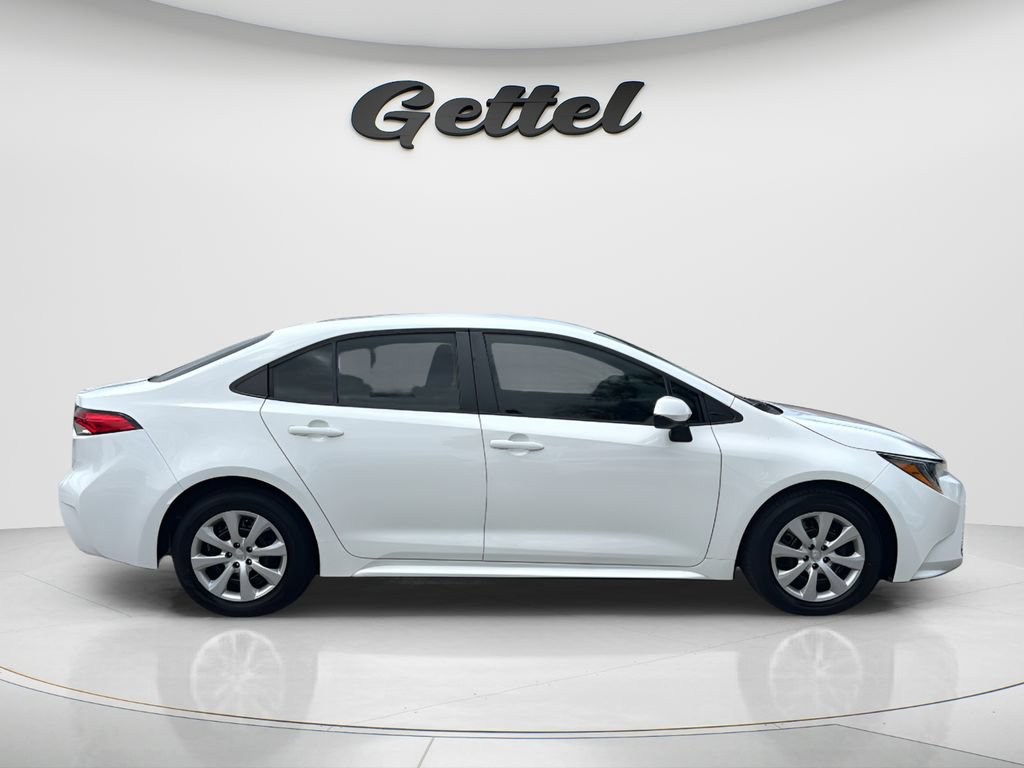 Used 2024 Toyota Corolla LE FWD image 4