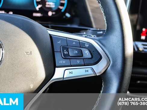 Used 2024 Volkswagen Atlas SE image 30