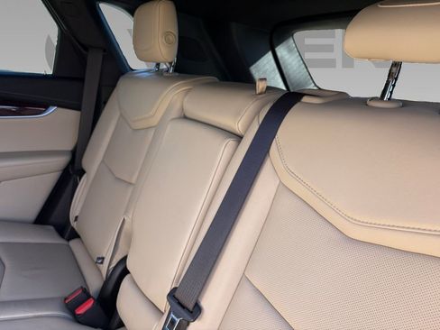 Used 2019 Cadillac XT5 Luxury image 3