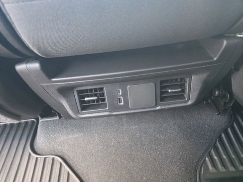 Used 2024 Chevrolet Silverado 2500 Custom w/ Custom Convenience Package image 11