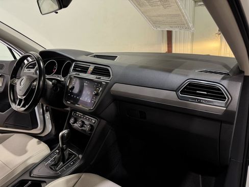 Used 2019 Volkswagen Tiguan SE FWD image 10