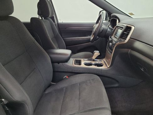 Used 2017 Jeep Grand Cherokee Laredo w/ Quick Order Package 2BE image 21