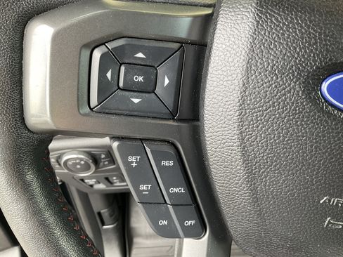 Used 2018 Ford F150 Lariat w/ Equipment Group 502A Luxury AWD/4WD image 31