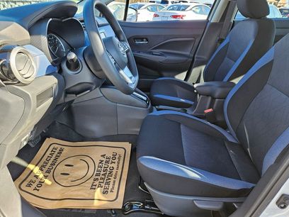 New 2025 Nissan Versa SV w/ Trunk Package