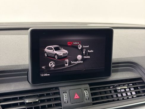 Used 2020 Audi Q5 2.0T Premium w/ Titanium Sport Package AWD/4WD image 29