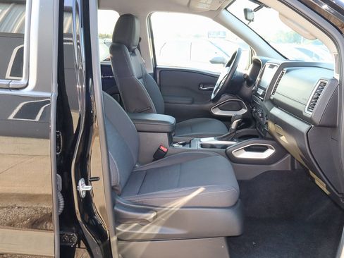 Used 2024 Nissan Frontier SV image 26