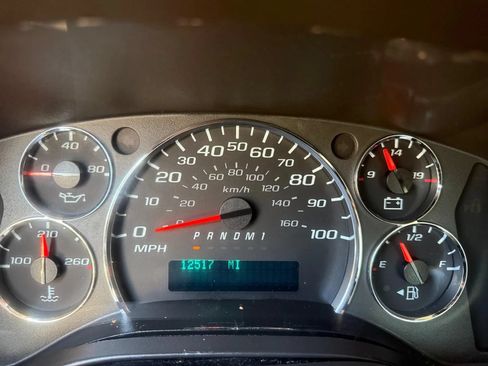 Used 2019 GMC Savana 3500 w/ Power Convenience Package RWD image 13