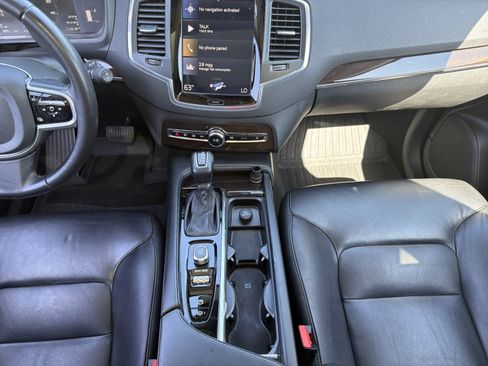 Used 2019 Volvo XC90 T5 Momentum w/ Protection Package FWD image 10
