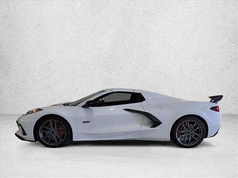 Used 2023 Chevrolet Corvette Stingray Premium Conv w/ Z51 Performance Package RWD image 8