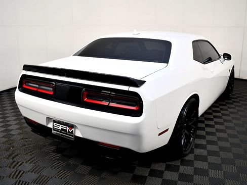 Used 2015 Dodge Challenger SRT Hellcat image 8