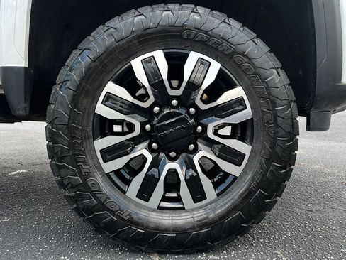 Used 2025 GMC Sierra 2500 Denali Ultimate AWD/4WD image 12