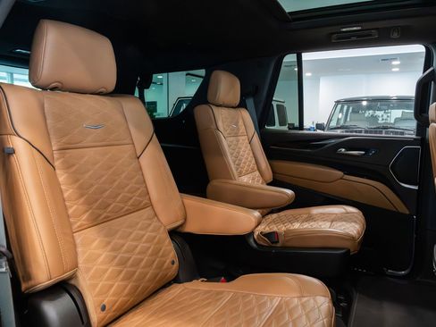 Used 2023 Cadillac Escalade Sport w/ LPO, ONYX Package AWD/4WD image 12