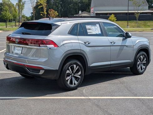New 2026 Volkswagen Atlas Cross Sport SE FWD image 4
