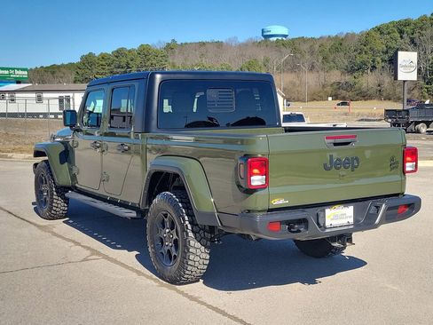 Used 2023 Jeep Gladiator Willys image 5