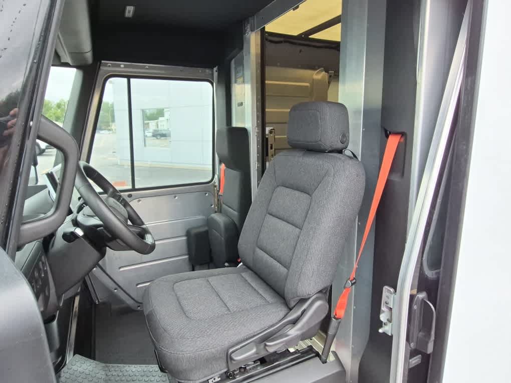 Used 2024 Chevrolet Brightdrop 600 w/ Commercial Equipment Package AWD/4WD image 7