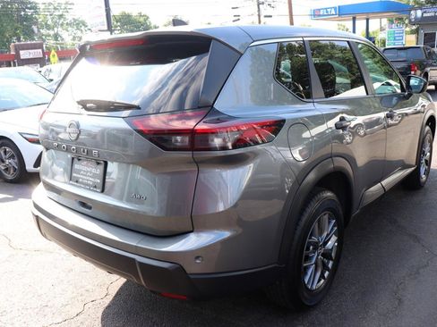 Used 2024 Nissan Rogue S AWD/4WD image 5