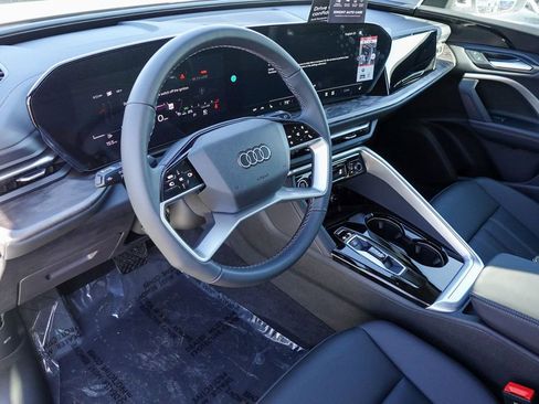 New 2025 Audi Q5 Premium image 11