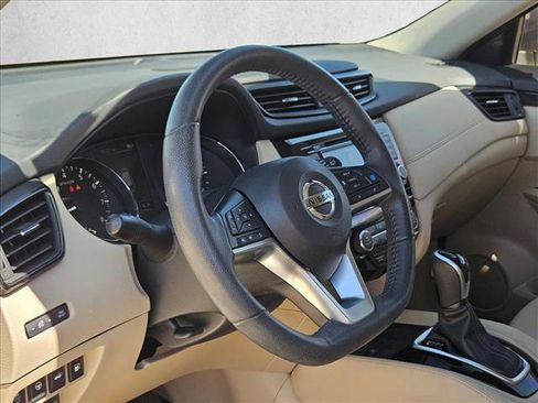 Used 2020 Nissan Rogue SL FWD image 9
