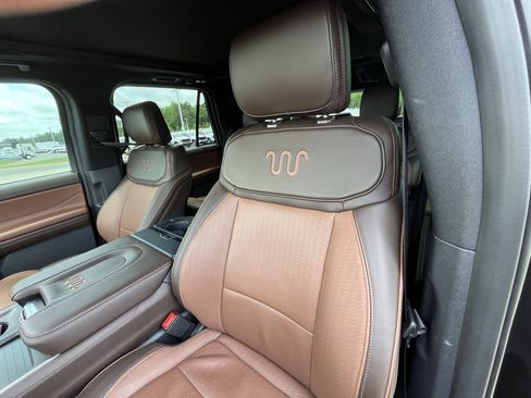Used 2025 Ford Expedition King Ranch AWD/4WD image 16