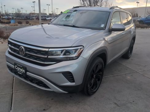 Used 2022 Volkswagen Atlas SE image 3