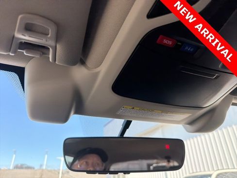 Used 2022 Subaru Outback Premium image 13