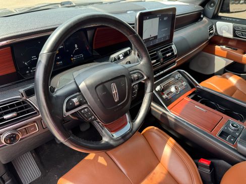 Used 2021 Lincoln Navigator Reserve RWD image 9