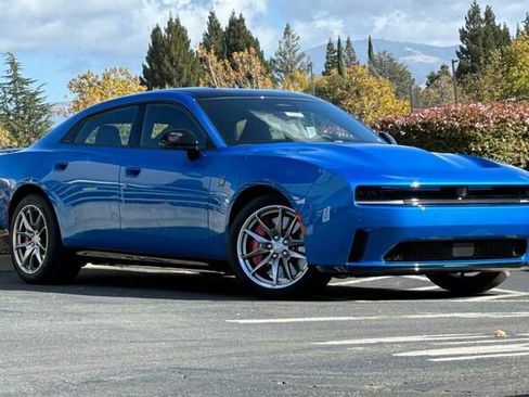 New 2026 Dodge Charger Daytona Scat Pack image 2