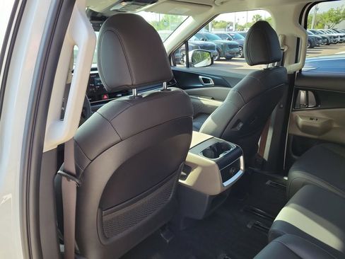 New 2026 Kia Carnival FWD image 16