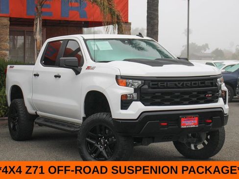 Used 2024 Chevrolet Silverado 1500 Custom Trail Boss AWD/4WD image 2
