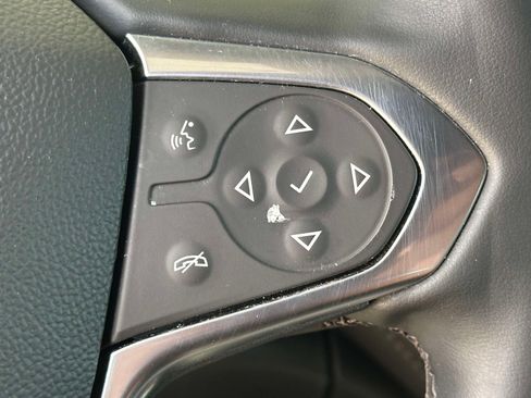 Used 2023 Chevrolet Traverse LT AWD/4WD image 24