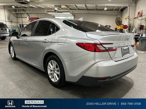 Used 2025 Toyota Camry LE w/ Convenience Package FWD image 6