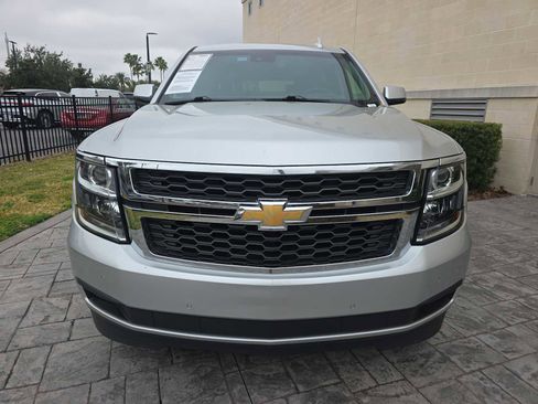 Used 2019 Chevrolet Suburban LT w/ Luxury Package image 4
