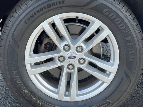 Used 2023 Ford Explorer 4WD image 10