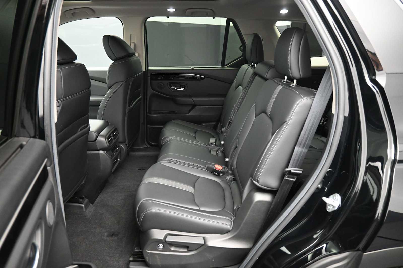Certified 2025 Honda Pilot Touring image 23