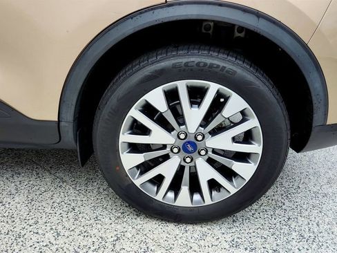 Used 2020 Ford Escape Titanium AWD/4WD image 9