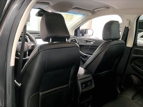 Used 2020 Ford Edge SEL image 11