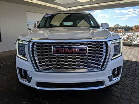 Used 2023 GMC Yukon XL Denali image 2
