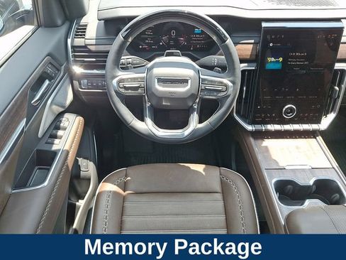 Used 2026 GMC Acadia Denali Ultimate w/ LPO, Floor Liner Package AWD/4WD image 4