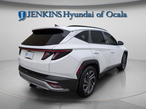 Certified 2025 Hyundai Tucson Limited image 3