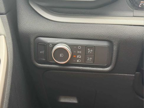 Used 2022 Ford Explorer XLT w/ Equipment Group 202A AWD/4WD image 7