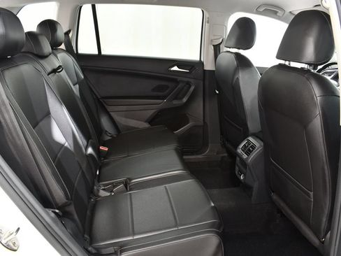 Used 2018 Volkswagen Tiguan SE w/ 18" Alloy Wheels Package AWD/4WD image 19
