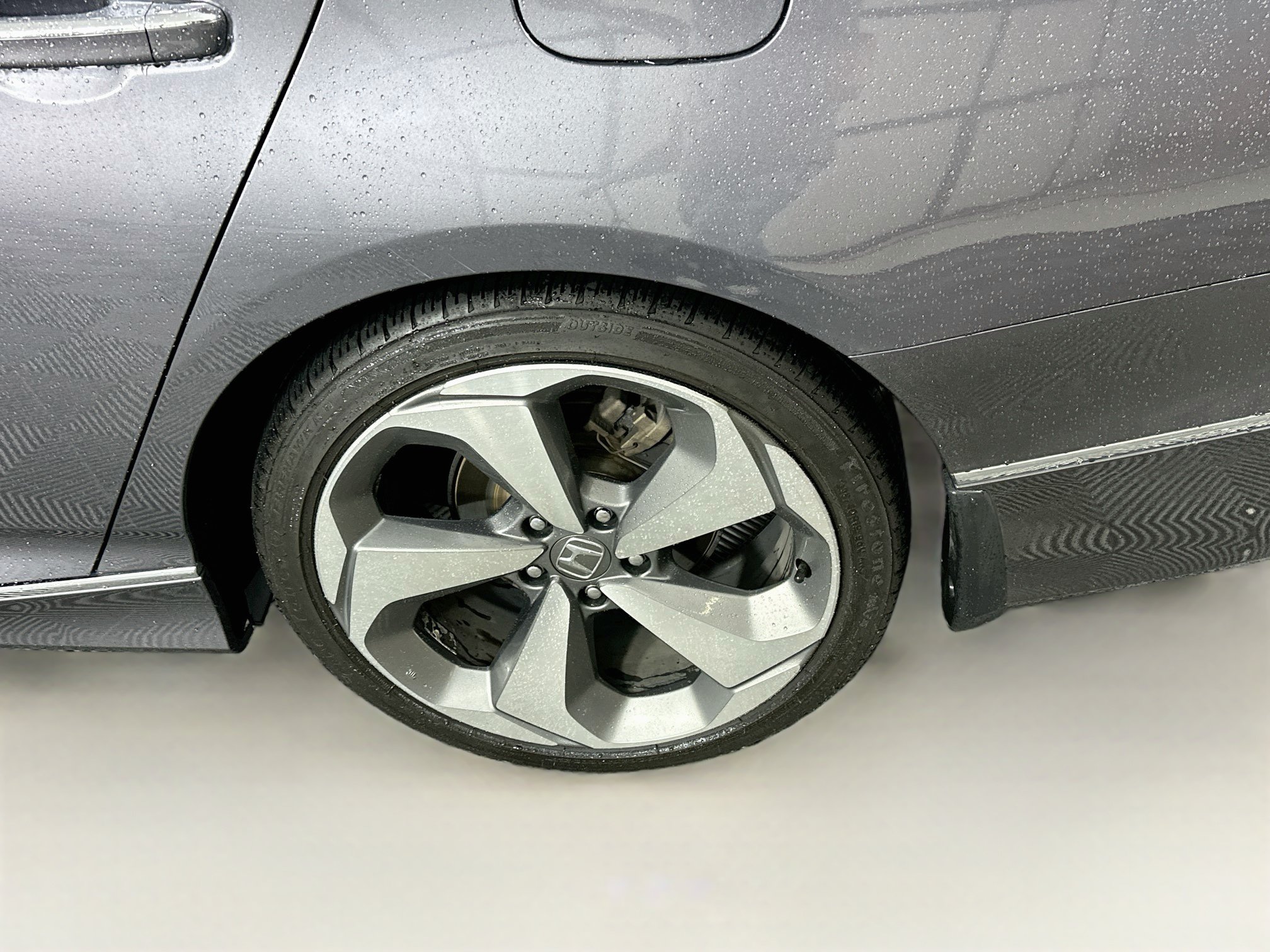 Used 2019 Honda Accord Touring image 11