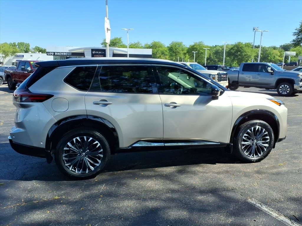 Used 2024 Nissan Rogue Platinum w/ Platinum Premium Package FWD image 8