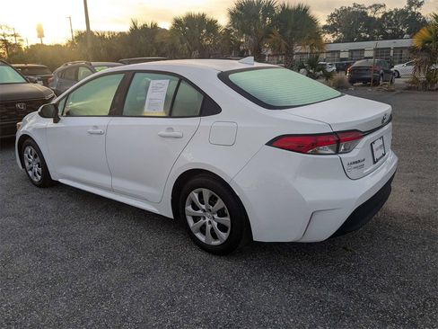 Used 2025 Toyota Corolla LE image 6